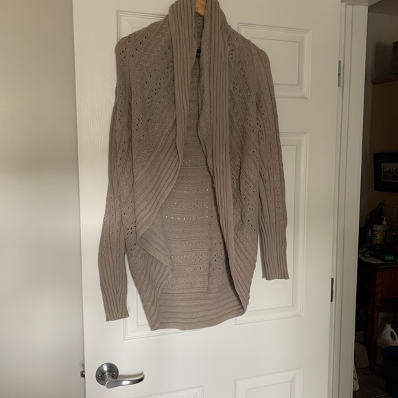 Grey Banana Republic cable knit shrug sweater - Picture 2 of 6